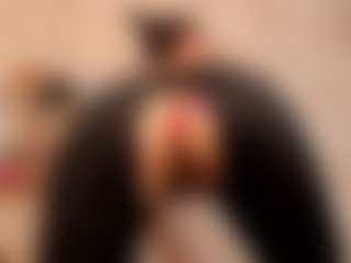 Clhoe Johnson's Live Sex Cam Show