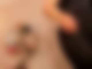 Live cam show with Clhoe Johnson - Spank Blonde Hair on Camsoda