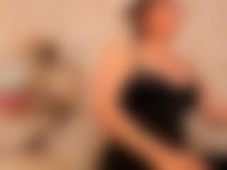 Live cam show with Clhoe Johnson - Blonde Hair on Camsoda