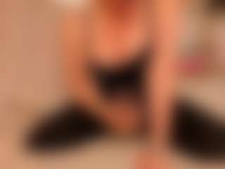 Clhoe Johnson's Live Sex Cam Show