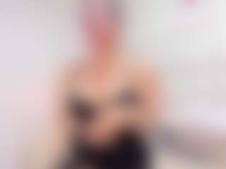 Live cam show with Clhoe Johnson - Flashing on Camsoda