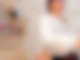 Live cam show with Clhoe Johnson - Oil on Mixed Magazine Live