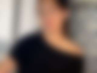 Live cam show with StellaHill - Shower on sexylive.show