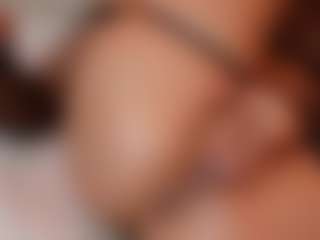 AileenAxa's Live Sex Cam Show