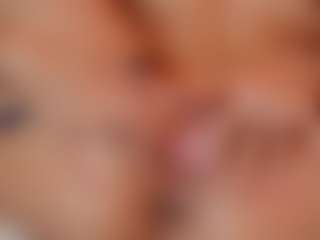 AileenAxa's Live Sex Cam Show