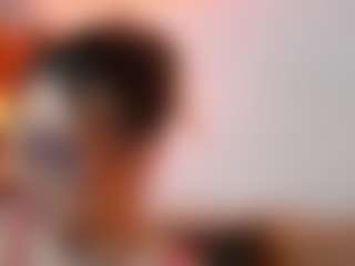 Live cam show with AileenAxa - Smoking on AdultVida.com