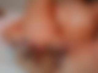 AileenAxa's Live Sex Cam Show