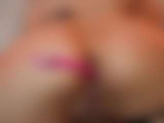 AileenAxa's Live Sex Cam Show