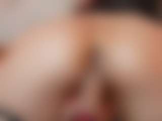 AileenAxa's Live Sex Cam Show
