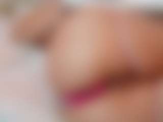 Live cam show with AileenAxa - Flashing on Camiplay Live