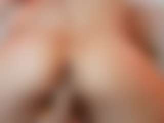 AileenAxa's Live Sex Cam Show