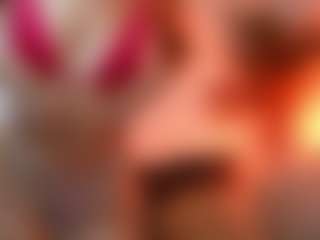AileenAxa's Live Sex Cam Show