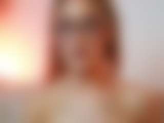 AileenAxa's Live Sex Cam Show