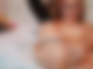 AileenAxa's Live Sex Cam Show