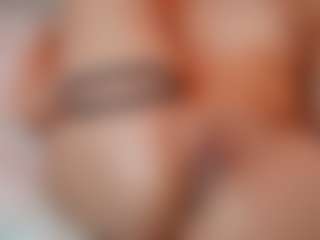 AileenAxa's Live Sex Cam Show