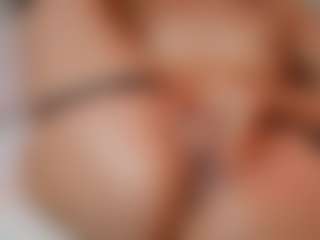 Live cam show with AileenAxa - Smoking on Camiplay Live