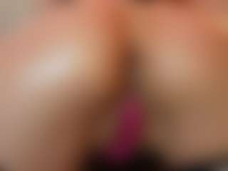 AileenAxa's Live Sex Cam Show