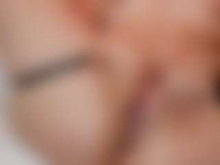 AileenAxa's Live Sex Cam Show