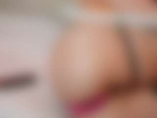 AileenAxa's Live Sex Cam Show