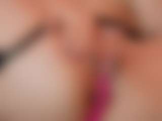 AileenAxa's Live Sex Cam Show
