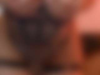 AileenAxa's Live Sex Cam Show
