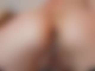 AileenAxa's Live Sex Cam Show