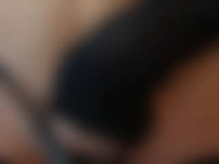 AileenAxa's Live Sex Cam Show