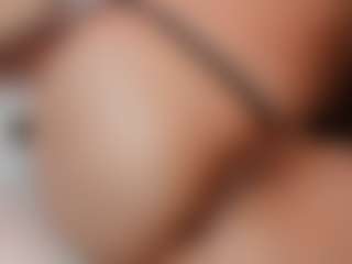 AileenAxa's Live Sex Cam Show