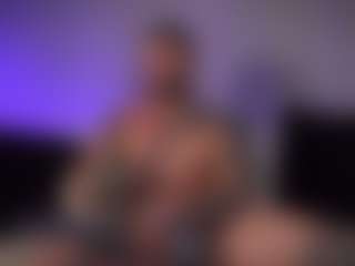 Live cam show with FrankFarrell - Tease on Camsoda