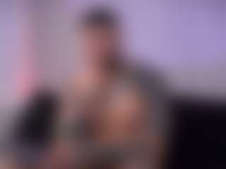 Live cam show with FrankFarrell - Spank on Camsoda