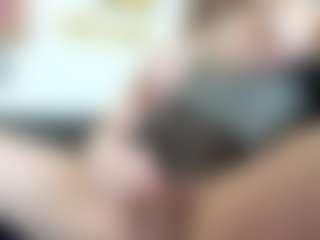 Live cam show with AlenaRios - Cumshot on SinfulBabes