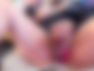 Live cam show with AlenaRios - Brown Eyes on SquirtSoMuch