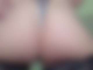 Live cam show with Tate - Dirty Talk on liverealitysex.com