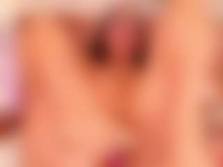 Live cam show with lissafeniix - Brown Eyes Lovense on Livezox