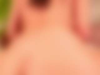 Live cam show with lissafeniix - Shaved Pussy on x69.live