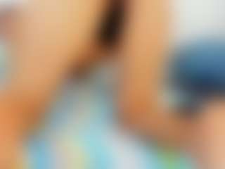 Live cam show with MiiaPonss - Thin on chickslive.net