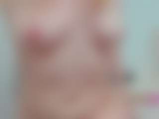 Sundy-Rose's Live Sex Cam Show