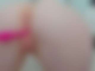 Live cam show with Sundy-Rose - Butt Plug on Camsoda