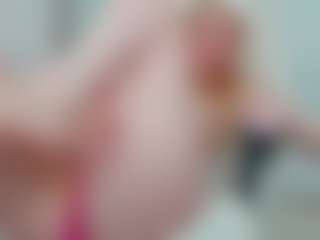 Live cam show with Sundy-Rose - Butt Plug on Camsoda