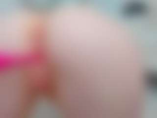 Live cam show with Sundy-Rose - Butt Plug on Soda Cam