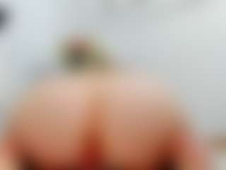 Live cam show with Sundy-Rose - Butt Plug on Free Soda