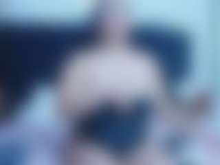 curvybuffgirllll's Live Sex Cam Show
