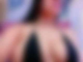 Live cam show with curvybuffgirllll - Mature on AdultVida.com