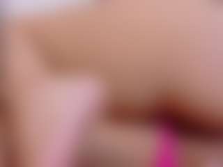 Live cam show with curvybuffgirllll - Average on fuck-show.com