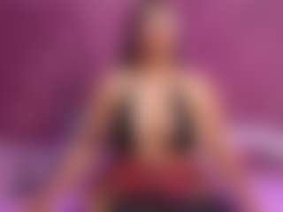 Live cam show with curvybuffgirllll - Mature on Camsoda