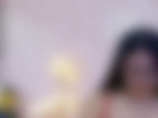 Live cam show with curvybuffgirllll - Mature on Latina Girls