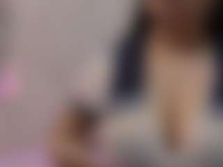Live cam show with curvybuffgirllll - Petite MILF on PervPlay.com
