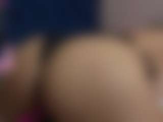 curvybuffgirllll's Live Sex Cam Show