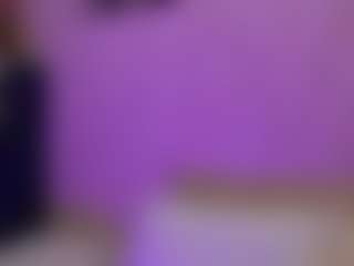 Live cam show with curvybuffgirllll - College on Camsoda