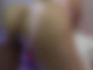 Live cam show with curvybuffgirllll - Eating Pussy on crypto-cams